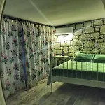 Beyaz Tas Butik 2* Ayvalı