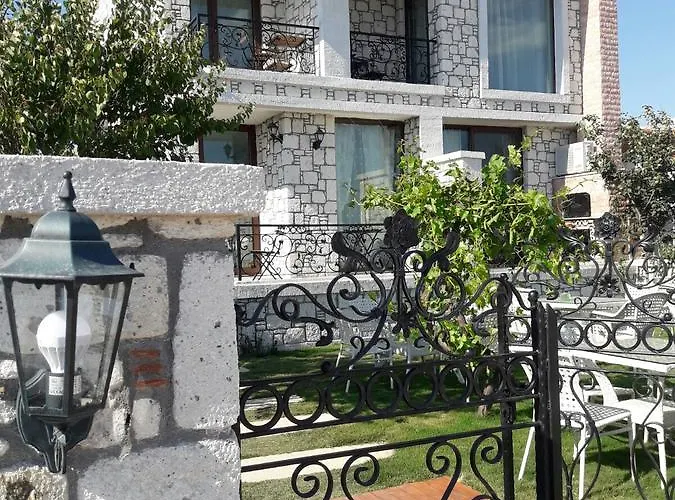 Отель Beyaz Tas Butik Айвалык