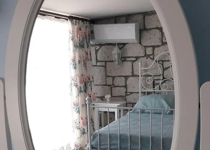 Beyaz Tas Butik 2* Айвалык