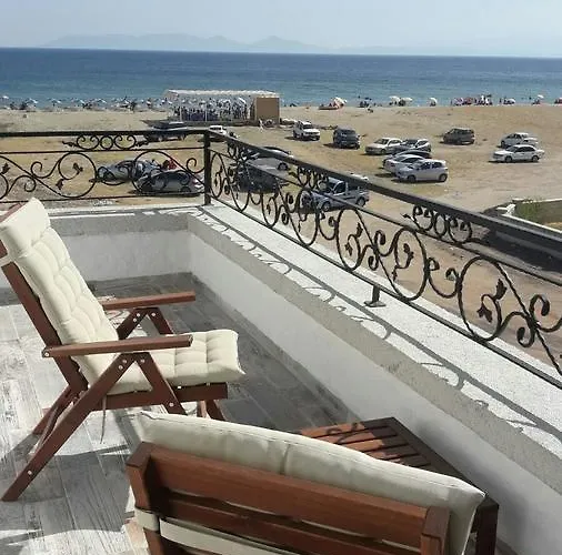 Beyaz Tas Butik Отель Айвалык