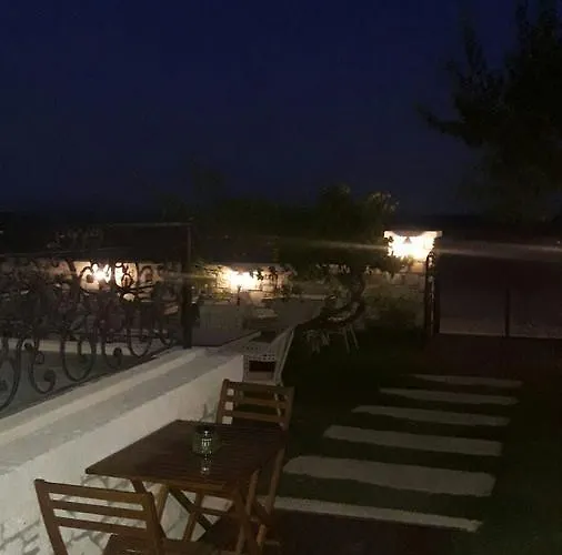 Beyaz Tas Butik Айвалык