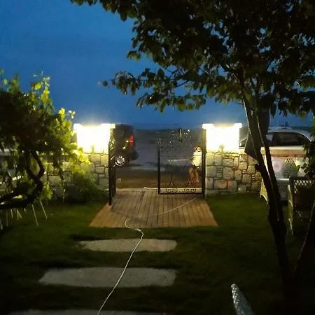 Beyaz Tas Butik Ayvalik