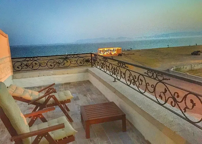 Beyaz Tas Butik Hotel Ayvalı