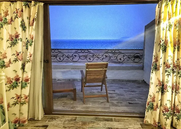 Beyaz Tas Butik Hotel Ayvalı